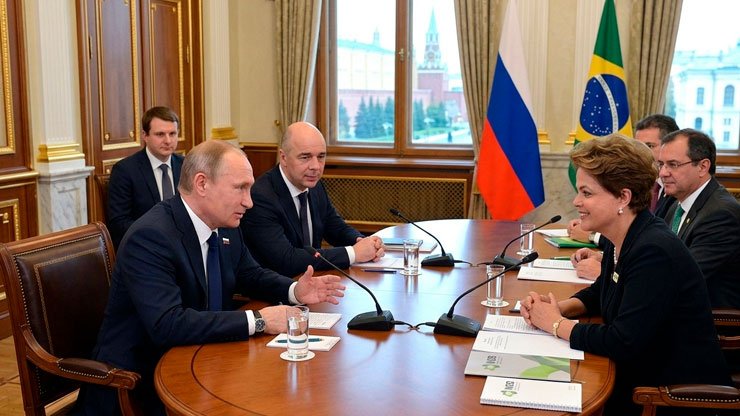<strong>Vladímir Putin se reúne con Dilma Rousseff en el Kremlin</strong>