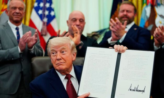 Orden financiera de Trump podría dificultar envío de remesas a Latinoamérica