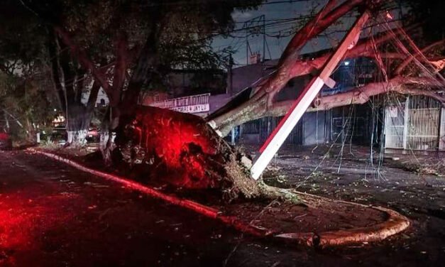 Tormenta deja dos personas lesionadas y 13 rescatadas en la Zona Metropolitana de Guadalajara