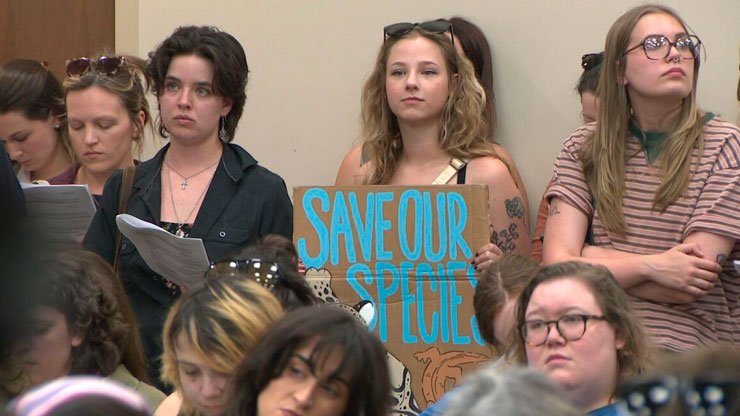 «No los queremos en ningún sitio»: Una participación histórica impulsa a Nashville a tomar medidas sobre la regulación de los centros de datos.