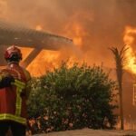 Intensos incendios forestales en Gironda, Francia, dejan 240 casas destruidas y 75 bomberos heridos