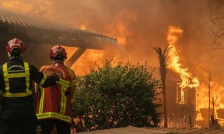 Intensos incendios forestales en Gironda, Francia, dejan 240 casas destruidas y 75 bomberos heridos