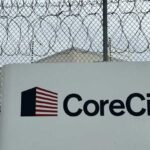Los propietarios corporativos de los centros de detención de ICE reportan otro aumento en sus ingresos.