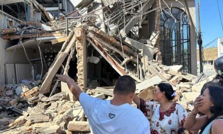 Suman más de 130 los muertos por el terremoto en Colombia