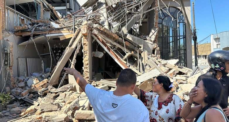 Suman más de 130 los muertos por el terremoto en Colombia