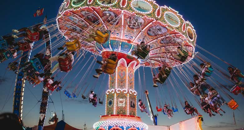 El estado ordena el cierre del columpio gigante de la feria del condado de Wilson después de que una falla dejara 9 heridos