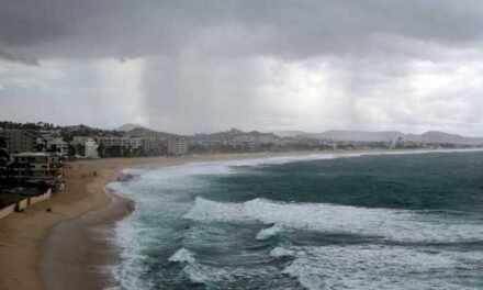 <strong>Huracán Marie obliga a suspender clases en zonas de Baja California Sur</strong>