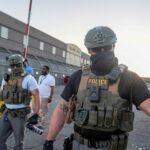 Ordenan a ICE aumentar las detenciones diarias de inmigrantes a pesar de tensiones políticas